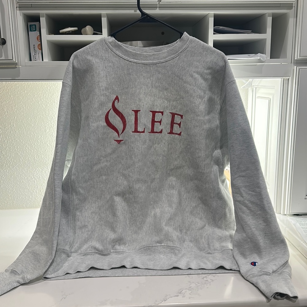Champion Women's sweatshirt Size: Large
